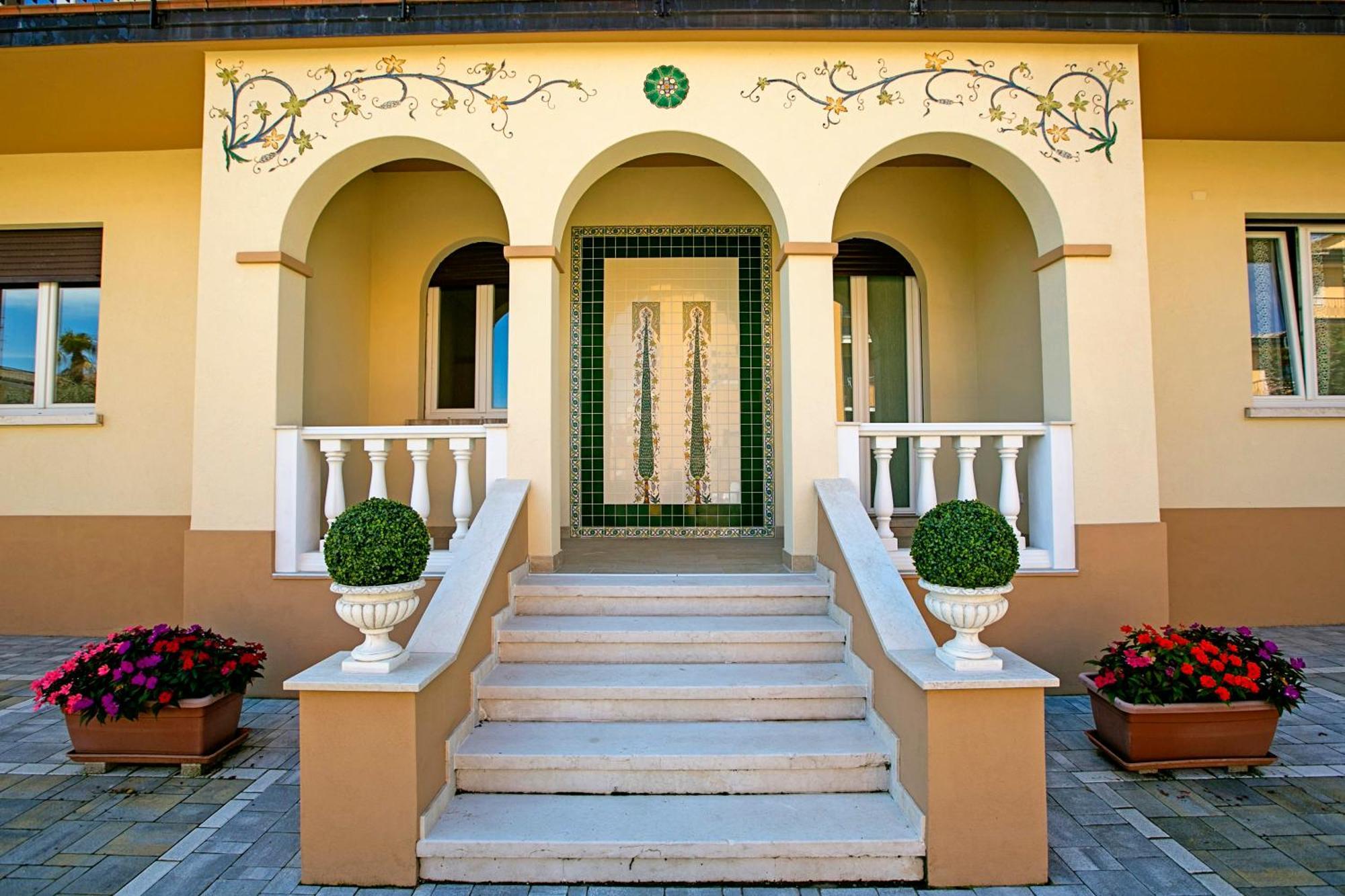 Villa Mimosa - Appartamento 2 Desenzano del Garda Exterior foto